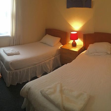 Four Seasons Budget Aberystwyth Extérieur photo